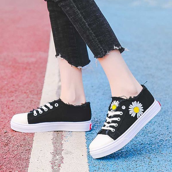 flowers graffiti canvas shoes women 2020 new spring students korean joker trend black non-slip comfortable lace-up board shoes
flowers graffiti canvas shoes women 2020 new spring students korean joker trend black non-slip comfortable lace-up board shoes