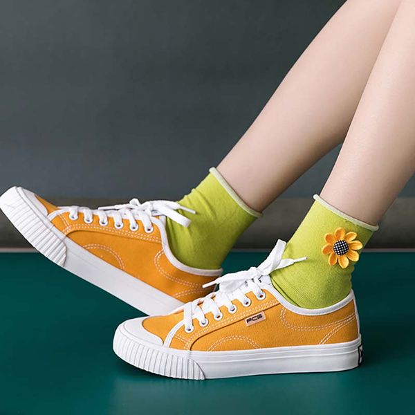 japanese style socks candy color flower decoration fashion trend women girls thin stockings orange purple green, Black;white
japanese style socks candy color flower decoration fashion trend women girls thin stockings orange purple green, Black;white
