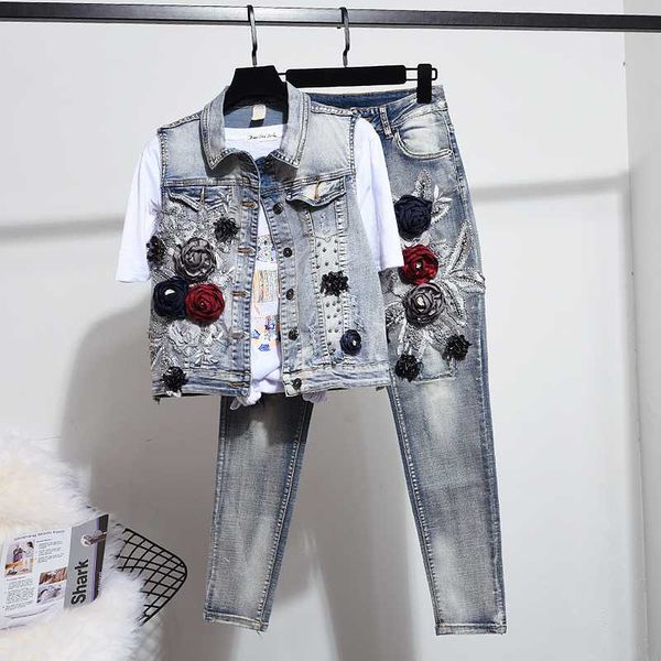 2019 spring women's jeans two piece sets new stereo flower embrodiery denim vest + denim pant suit two piece sets, White
2019 spring women's jeans two piece sets new stereo flower embrodiery denim vest + denim pant suit two piece sets, White