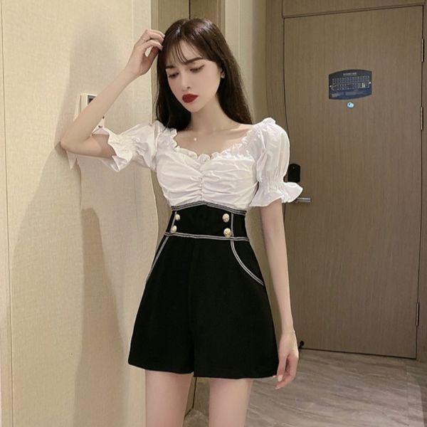 2020 new korean-style light mature off-shoulder black and white contrasting color high waist slim casual jumpsuit womens fashion, Black;white
2020 new korean-style light mature off-shoulder black and white contrasting color high waist slim casual jumpsuit womens fashion, Black;white