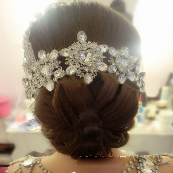 alloy upscale rhinestone tiara bride headdress wedding hair accessories crown for brides, Golden;white 
alloy upscale rhinestone tiara bride headdress wedding hair accessories crown for brides, Golden;white