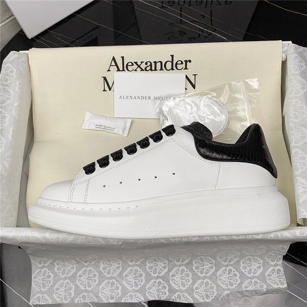 men's shoes new gradient laces leather small white shoes women's thick sequins couple sports shoes size 35-45 02, Black
men's shoes new gradient laces leather small white shoes women's thick sequins couple sports shoes size 35-45 02, Black