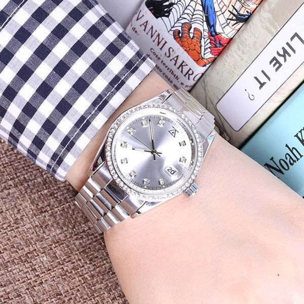 Diamond 38MM из цельного стального пояса качества класса люкс relogio masculino кварцевые часы
Diamond 38MM из цельного стального пояса качества класса люкс relogio masculino кварцевые часы