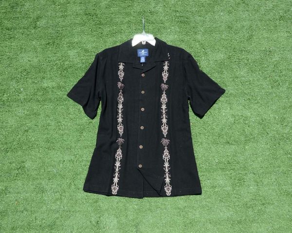 two colors silk mens designers shirts black beige white men embroidery short sleeve shirt europe big size, White;black
two colors silk mens designers shirts black beige white men embroidery short sleeve shirt europe big size, White;black