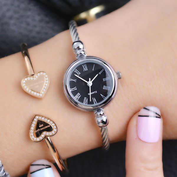 simple silver women watches elegant small bracelet female clock 2018 bgg fashion brand roman dial retro ladies wristwatches gift t190619, Slivery;brown
simple silver women watches elegant small bracelet female clock 2018 bgg fashion brand roman dial retro ladies wristwatches gift t190619, Slivery;brown