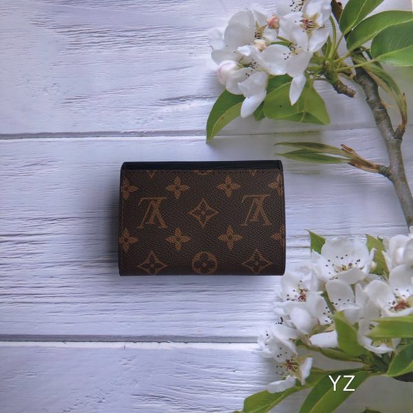 2020 ready stock jewelry bags fashion pu leather women handbag card short wallet flap buckle 6 color 60492, Pink;blue
2020 ready stock jewelry bags fashion pu leather women handbag card short wallet flap buckle 6 color 60492, Pink;blue