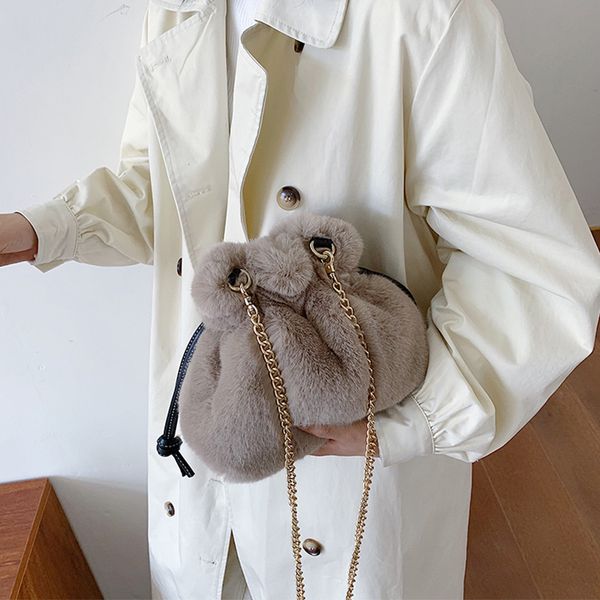 2020 новый мех crossbody сумки для женщин высокое качество дамы сцепления сумки на ремне повседневная зима женщины посланник бесплатная дост
2020 новый мех crossbody сумки для женщин высокое качество дамы сцепления сумки на ремне повседневная зима женщины посланник бесплатная дост