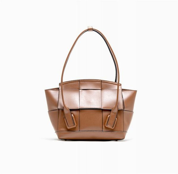 designer handbag women new underarm bags shoulder bag simple and versatile casual woven handbag satchel pu fashion good match 1
designer handbag women new underarm bags shoulder bag simple and versatile casual woven handbag satchel pu fashion good match 1