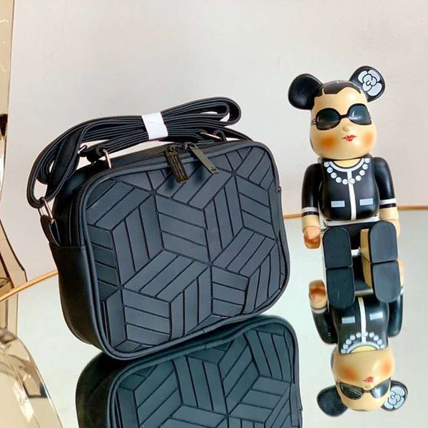 fashion designer bag luminous color-changing plate canvas handbag letter crossbody bags summer travel shoulder bag
fashion designer bag luminous color-changing plate canvas handbag letter crossbody bags summer travel shoulder bag