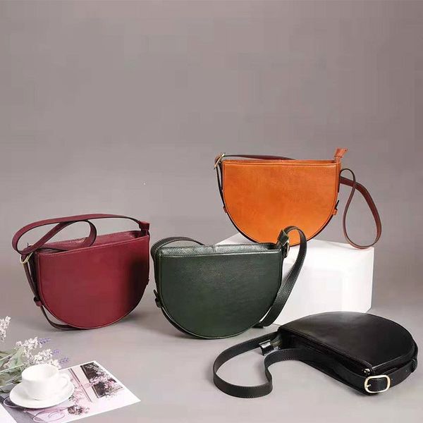 johnature 2020 new genuine leather retro women bag handmade first layer cowhide shoulder bags leisure messenger bag
johnature 2020 new genuine leather retro women bag handmade first layer cowhide shoulder bags leisure messenger bag