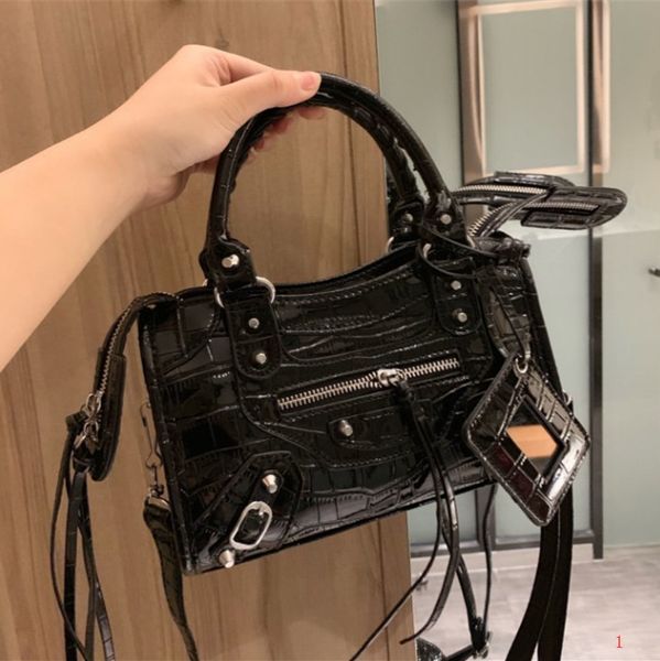 women fashion luxury handbag good quality shoulder bag brand cross body bags 5 colors cfy2004013 
women fashion luxury handbag good quality shoulder bag brand cross body bags 5 colors cfy2004013