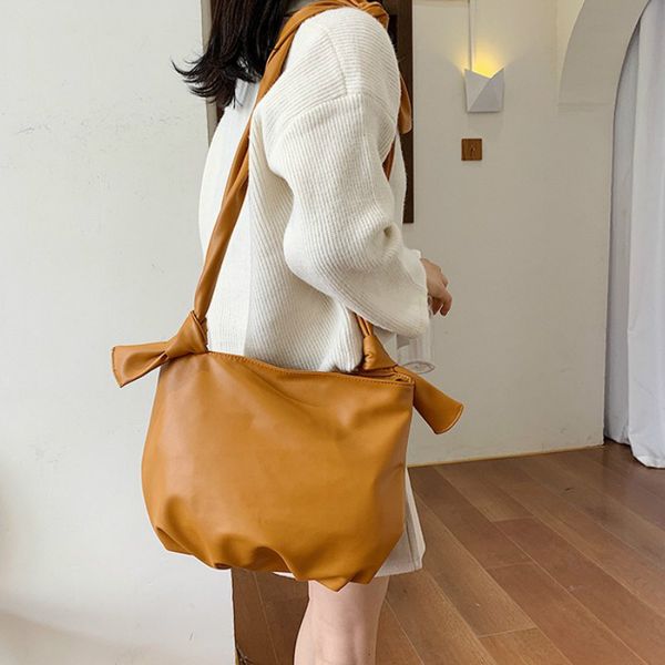 women handbag large-capacity shoulder bag female 2019 new soft face knotted messenger bag fashion simple crossbody
women handbag large-capacity shoulder bag female 2019 new soft face knotted messenger bag fashion simple crossbody