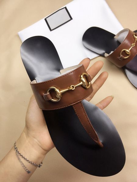 luxury mens womens slippers sandals lady girls branded brown black flip flops with metal chain designer summer beach slides quality
luxury mens womens slippers sandals lady girls branded brown black flip flops with metal chain designer summer beach slides quality