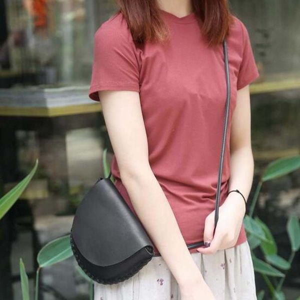 women shoulder bag creative design genuine leather purse and handbag daily black crossbody bags lady cowhide messenger shell bag t200409 
women shoulder bag creative design genuine leather purse and handbag daily black crossbody bags lady cowhide messenger shell bag t200409