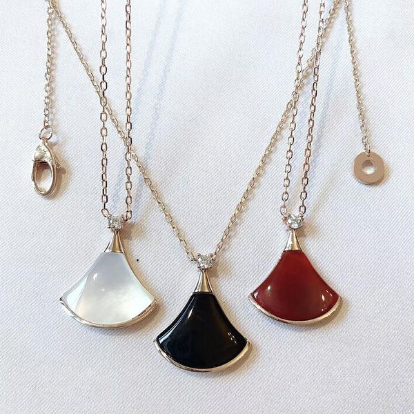 fashion elegant wild fan-shaped single diamond skirt necklace natural shell agate necklace women designer necklace gold chains, Silver
fashion elegant wild fan-shaped single diamond skirt necklace natural shell agate necklace women designer necklace gold chains, Silver