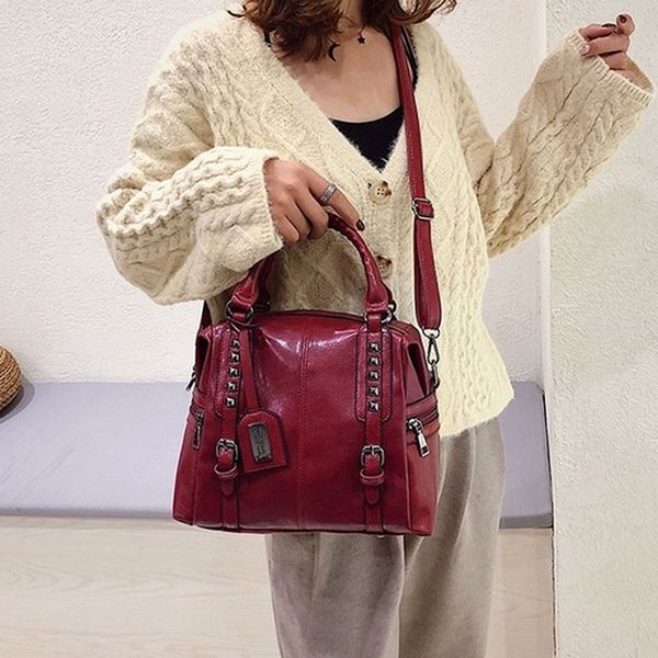 women handbags females pu leather retro bag shoulder rivet large capacity bag portable wild shoulder bags for femme
women handbags females pu leather retro bag shoulder rivet large capacity bag portable wild shoulder bags for femme