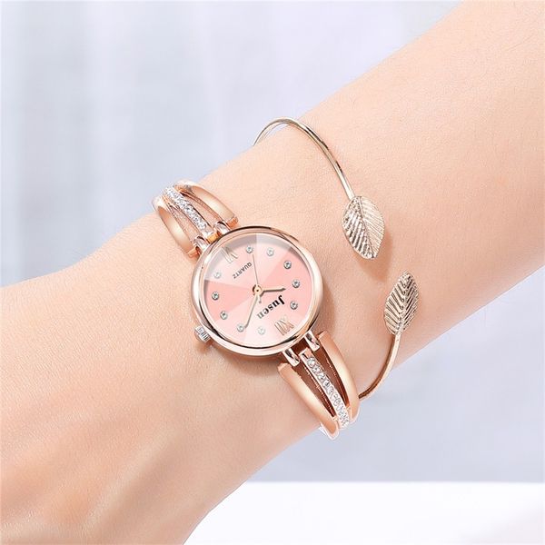 simple inlaid alloy strap watch bracelet watch women watches luxury round fashion no waterproof ladies quartz watches, Slivery;brown
simple inlaid alloy strap watch bracelet watch women watches luxury round fashion no waterproof ladies quartz watches, Slivery;brown