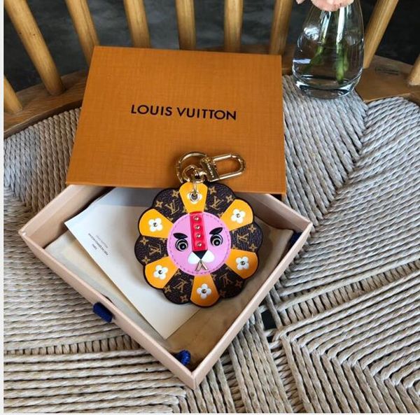 2019 luxury keychains der keychain key chains fashion accessories pendant gift box packaging, Silver
2019 luxury keychains der keychain key chains fashion accessories pendant gift box packaging, Silver