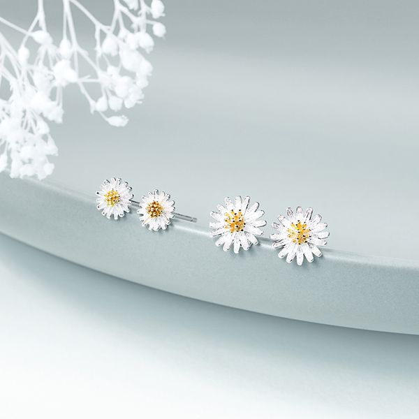 zs 1 pair cute little daisy stud earrings for women girl sweet 925 silver ear helix piercing simple ear studs silver jewelry, Golden;silver
zs 1 pair cute little daisy stud earrings for women girl sweet 925 silver ear helix piercing simple ear studs silver jewelry, Golden;silver