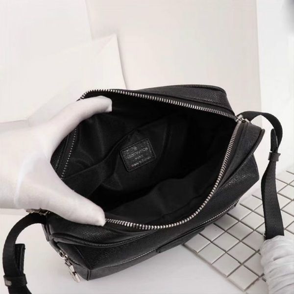 мужские наплечные сумки дизайнеры messenger bag известные дорожные сумки портфель crossbody хорошее качество брендовая сумка l0g0 man
мужские наплечные сумки дизайнеры messenger bag известные дорожные сумки портфель crossbody хорошее качество брендовая сумка l0g0 man