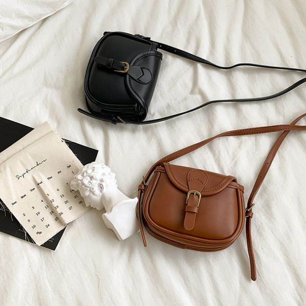 2020 special offer new college style flip single shoulder diagonal saddle bag ladies simple pouch
2020 special offer new college style flip single shoulder diagonal saddle bag ladies simple pouch