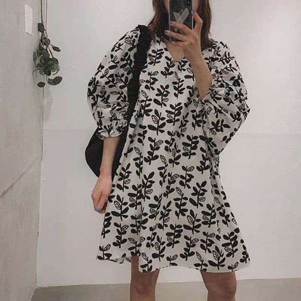 johnature 2020 new korean print loose lantern sleeve loose dresses women summer all match v-neck half sleeve mini dress, White;black
johnature 2020 new korean print loose lantern sleeve loose dresses women summer all match v-neck half sleeve mini dress, White;black