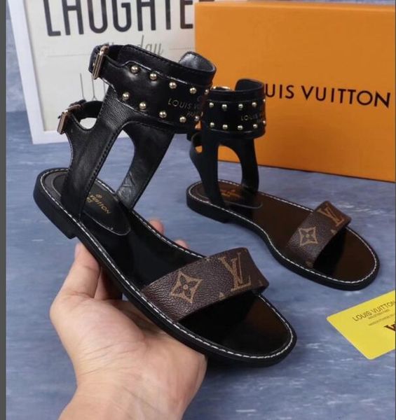 2019 italy women men slides summer luxury designerbeach indoor flat g shoes brand mens sandals slippers house flip flops with spike, Black
2019 italy women men slides summer luxury designerbeach indoor flat g shoes brand mens sandals slippers house flip flops with spike, Black
