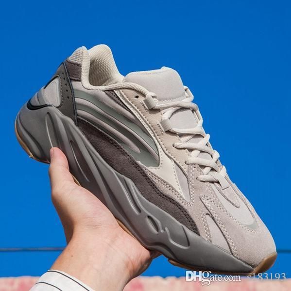 2020 designer luxury style mens casual platform breathable shoe man sports shoes sneaker triple fashion shoes casual trend shoe, Black
2020 designer luxury style mens casual platform breathable shoe man sports shoes sneaker triple fashion shoes casual trend shoe, Black
