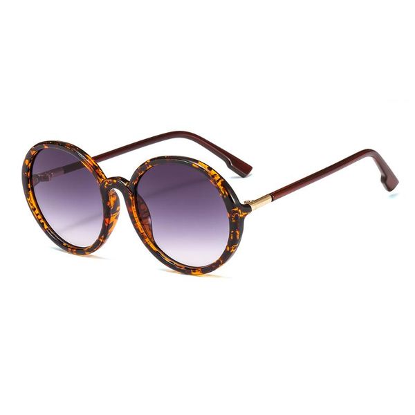 2020 new vintage sunglasses woman retro round metal frame women's sunglasses fashion shades for women, White;black
2020 new vintage sunglasses woman retro round metal frame women's sunglasses fashion shades for women, White;black