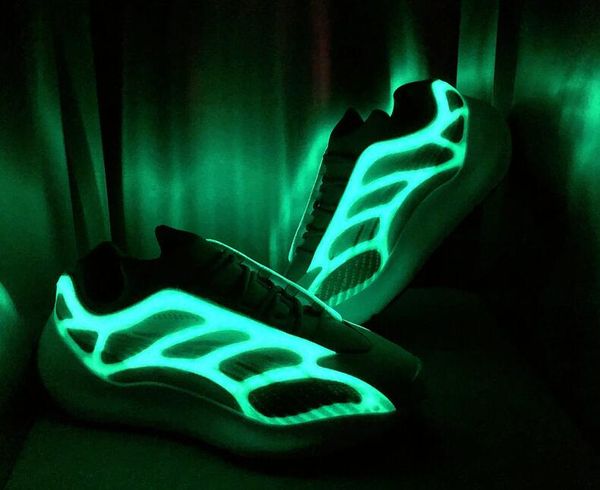 2020 новейший 700 v3 пены runner серый белый скелет green glow in the dark men мужские конструктор кроссовки кроссовки размер 40-45
2020 новейший 700 v3 пены runner серый белый скелет green glow in the dark men мужские конструктор кроссовки кроссовки размер 40-45