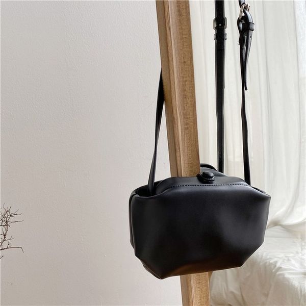 bag female 2020 new korean fashion clip bag solid color small square soft surface casual messenger
bag female 2020 new korean fashion clip bag solid color small square soft surface casual messenger