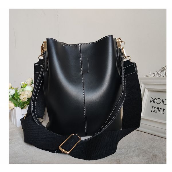 сплошной цвет сумки на ремне для женщин кожа pu crossbody сумка vintage lady casual женский большой емкости ковша
сплошной цвет сумки на ремне для женщин кожа pu crossbody сумка vintage lady casual женский большой емкости ковша