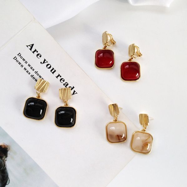 versitile fashion metal texture geometric shapes ear stud beautiful retro resin structure ear stud women's accessories e13, Silver
versitile fashion metal texture geometric shapes ear stud beautiful retro resin structure ear stud women's accessories e13, Silver