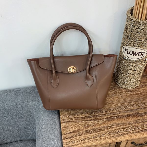 2020 new женщины плеча сумка роскошные кожаные сумки женские сумки дизайнер женский crossbody сумки мешком главная
2020 new женщины плеча сумка роскошные кожаные сумки женские сумки дизайнер женский crossbody сумки мешком главная