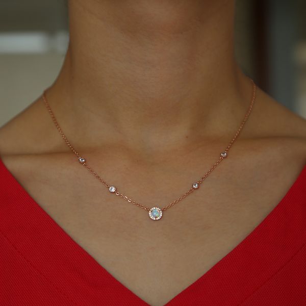 2018 fire opal clear sparking cz stone silver color round pendant delicate thin gold color chain necklace
2018 fire opal clear sparking cz stone silver color round pendant delicate thin gold color chain necklace