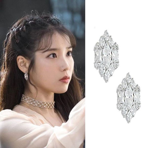 druna l iu li zhien with the earrings crystal zircon temperament high-quality silver needle french minority earrings, Golden;silver
druna l iu li zhien with the earrings crystal zircon temperament high-quality silver needle french minority earrings, Golden;silver