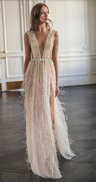 champagne lady evening dress 2019 modern plunge v neck feather beading split rich women long formal dress party prom gowns, White;black
champagne lady evening dress 2019 modern plunge v neck feather beading split rich women long formal dress party prom gowns, White;black