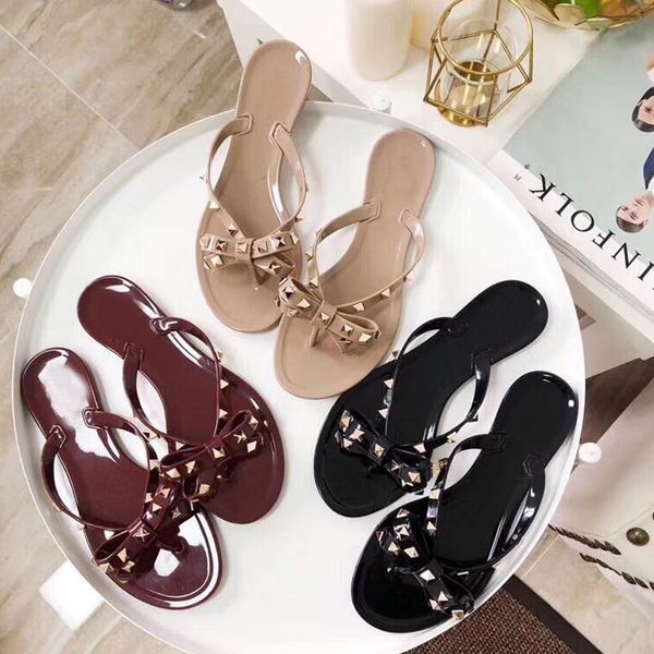 classic men slippers big bee summer rubber bottom woman beach slides letter flat heel designer sandals rivet lazy lady loafers flip flops la, Black
classic men slippers big bee summer rubber bottom woman beach slides letter flat heel designer sandals rivet lazy lady loafers flip flops la, Black