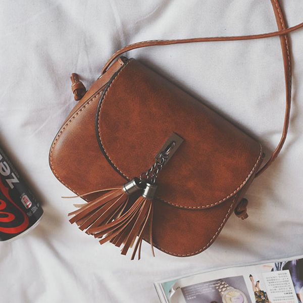 pu leather vintage women shoulder bag 2020 new fashion tassel women crossbody bag messenger handbags and purses
pu leather vintage women shoulder bag 2020 new fashion tassel women crossbody bag messenger handbags and purses
