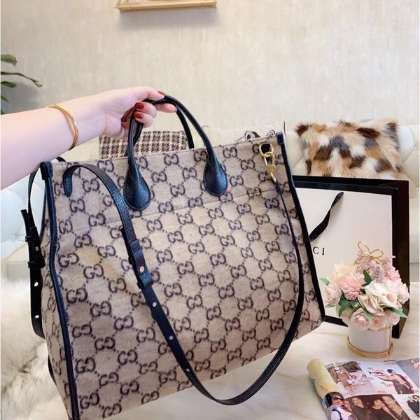 luxury lambskin leather tote women's high-end tote messenger bag brand fashion oversized shopping bag cosmetic bag, Blue;gray
luxury lambskin leather tote women's high-end tote messenger bag brand fashion oversized shopping bag cosmetic bag, Blue;gray
