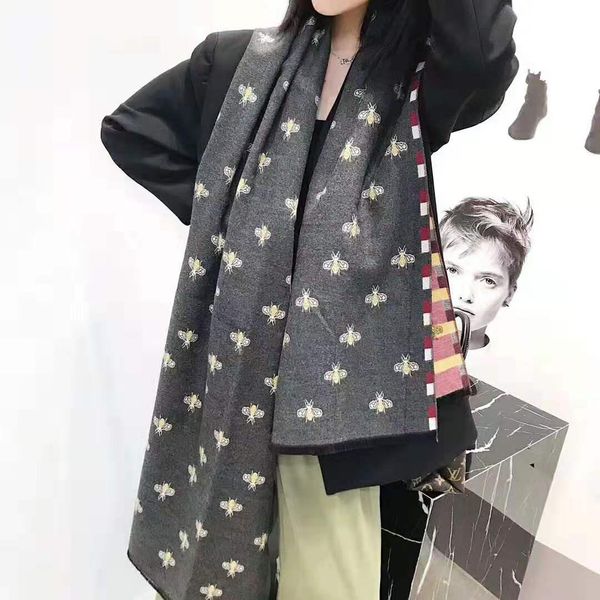 wholesale- design sense fashion, super love style, cashmere shawl versatile, classic style, generous and fashionable very easy to control, Blue;gray
wholesale- design sense fashion, super love style, cashmere shawl versatile, classic style, generous and fashionable very easy to control, Blue;gray
