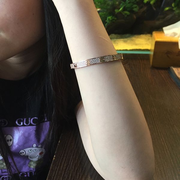 crossborder ecommerce explosive card bracelet highquality platinumplated tremble bracelet with the same type of chao net red accessories who, Golden;silver
crossborder ecommerce explosive card bracelet highquality platinumplated tremble bracelet with the same type of chao net red accessories who, Golden;silver
