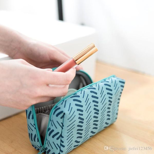 waterproof canvas material multi-function cosmetic bag large-capacity storage bag portable storage bag home storage box
waterproof canvas material multi-function cosmetic bag large-capacity storage bag portable storage bag home storage box