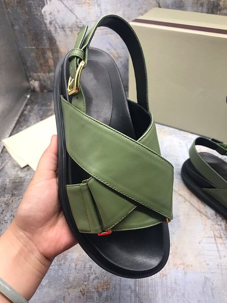 2020 women sandals boutique simple luxury noble thick bottom lambskin gladiator leather shoe exposed toe ladies hollow casual sandals
2020 women sandals boutique simple luxury noble thick bottom lambskin gladiator leather shoe exposed toe ladies hollow casual sandals