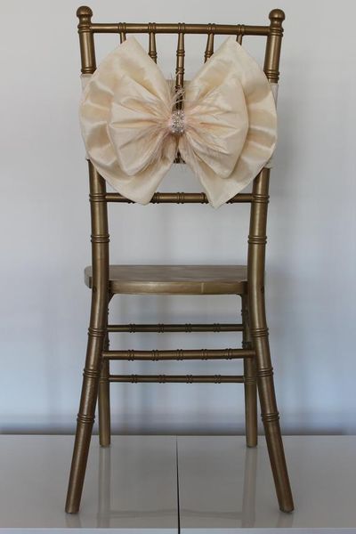 2019 bow crystals fur satin wedding chair sashes romantic beautiful chair covers custom made wedding supplies c04
2019 bow crystals fur satin wedding chair sashes romantic beautiful chair covers custom made wedding supplies c04