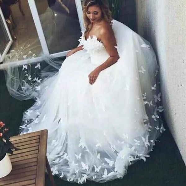 Butterfly Appliques Country Wedding Dresses A Line Sweetheart Tulle Plus Size Wedding Dress Back Zipper Sweep Train Beach Bridal Dress
Butterfly Appliques Country Wedding Dresses A Line Sweetheart Tulle Plus Size Wedding Dress Back Zipper Sweep Train Beach Bridal Dress