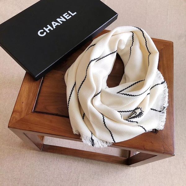 winter new scarf, cashmere blended fabric, soft and warm, double-sided and double-color, exquisite workmanship, that is, scarf and shawl, Blue;gray
winter new scarf, cashmere blended fabric, soft and warm, double-sided and double-color, exquisite workmanship, that is, scarf and shawl, Blue;gray