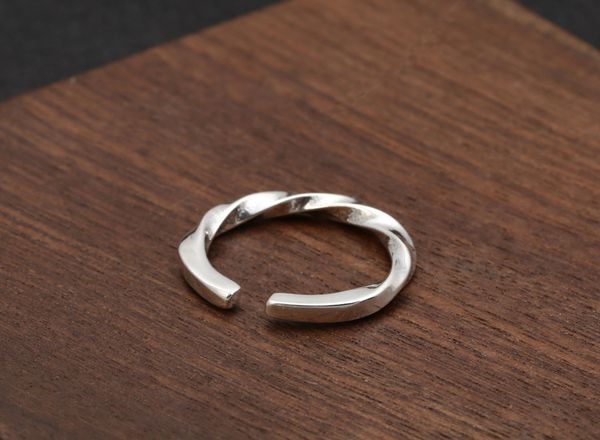 personalized 925 sterling silver jewelry antique silver korea hand-made designer twisted thin band ring open end adjustable ring
personalized 925 sterling silver jewelry antique silver korea hand-made designer twisted thin band ring open end adjustable ring