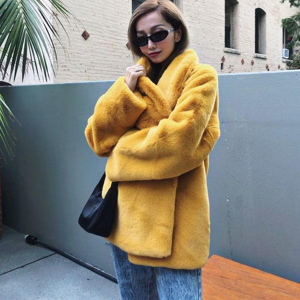 luxury winter fur coat for women fashion designer casual work women thick fur vintage outwear faux fur, Black
luxury winter fur coat for women fashion designer casual work women thick fur vintage outwear faux fur, Black