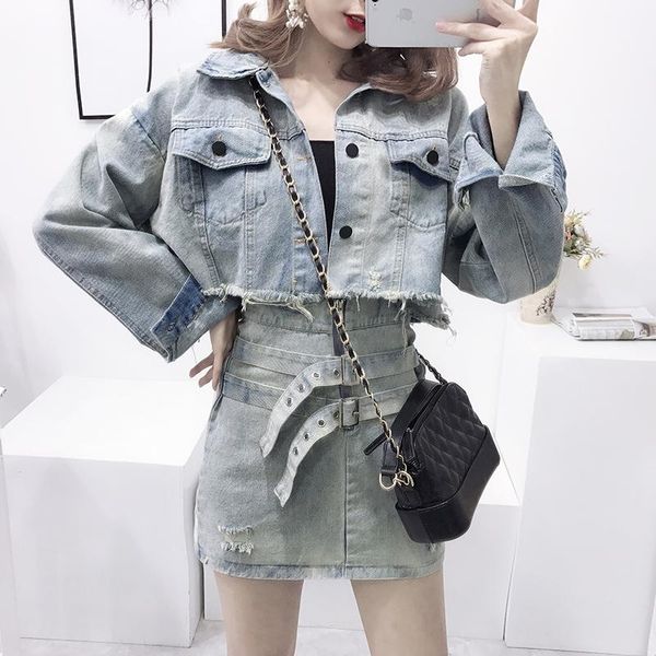 2019 new fashion spring women's jeans suit vintage fur-edged short denim coat + high-waist short skirt two-piece girls skirt set, White
2019 new fashion spring women's jeans suit vintage fur-edged short denim coat + high-waist short skirt two-piece girls skirt set, White